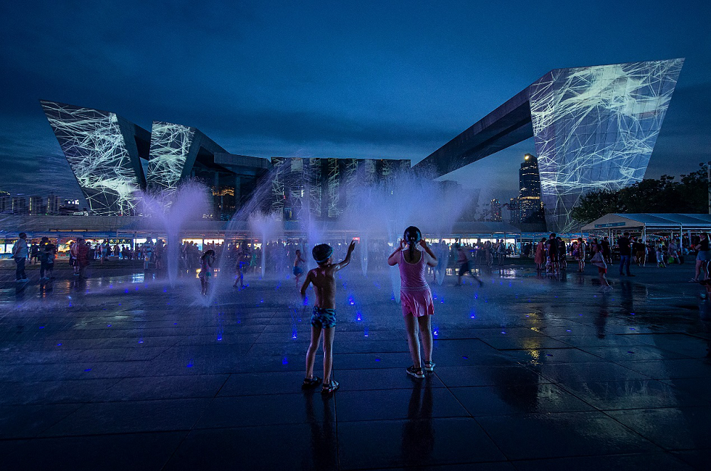 精彩一幕接着一幕，让人目不暇接