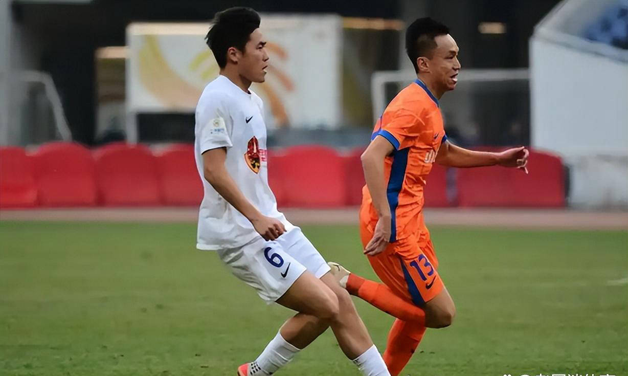 球队整体协作密切，连番取得胜利的信心增加的简单介绍