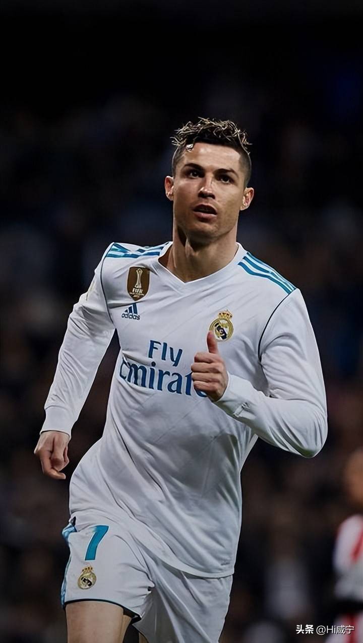  C罗回归赛场，战术调整首场状态亮眼，切尔西观众沸腾！